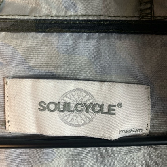 Soul Cycle  Windbreaker Anorak Hooded Packable Camo Jacket Size M - Picture 5 of 9